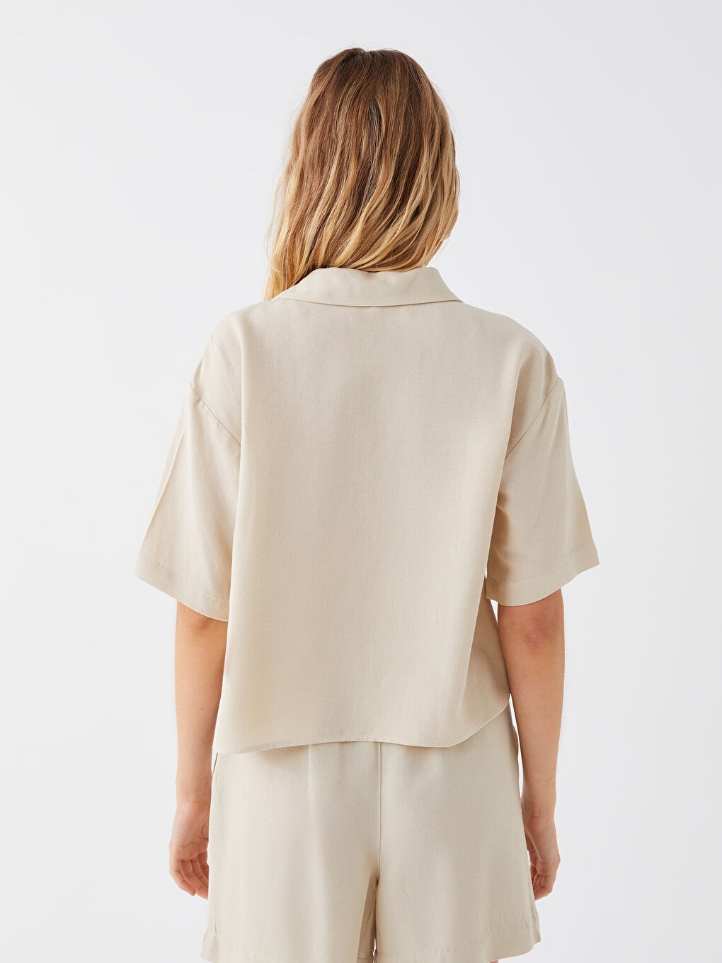 Bej Düz Kısa Kollu Poplin Kadın Gömlek-4