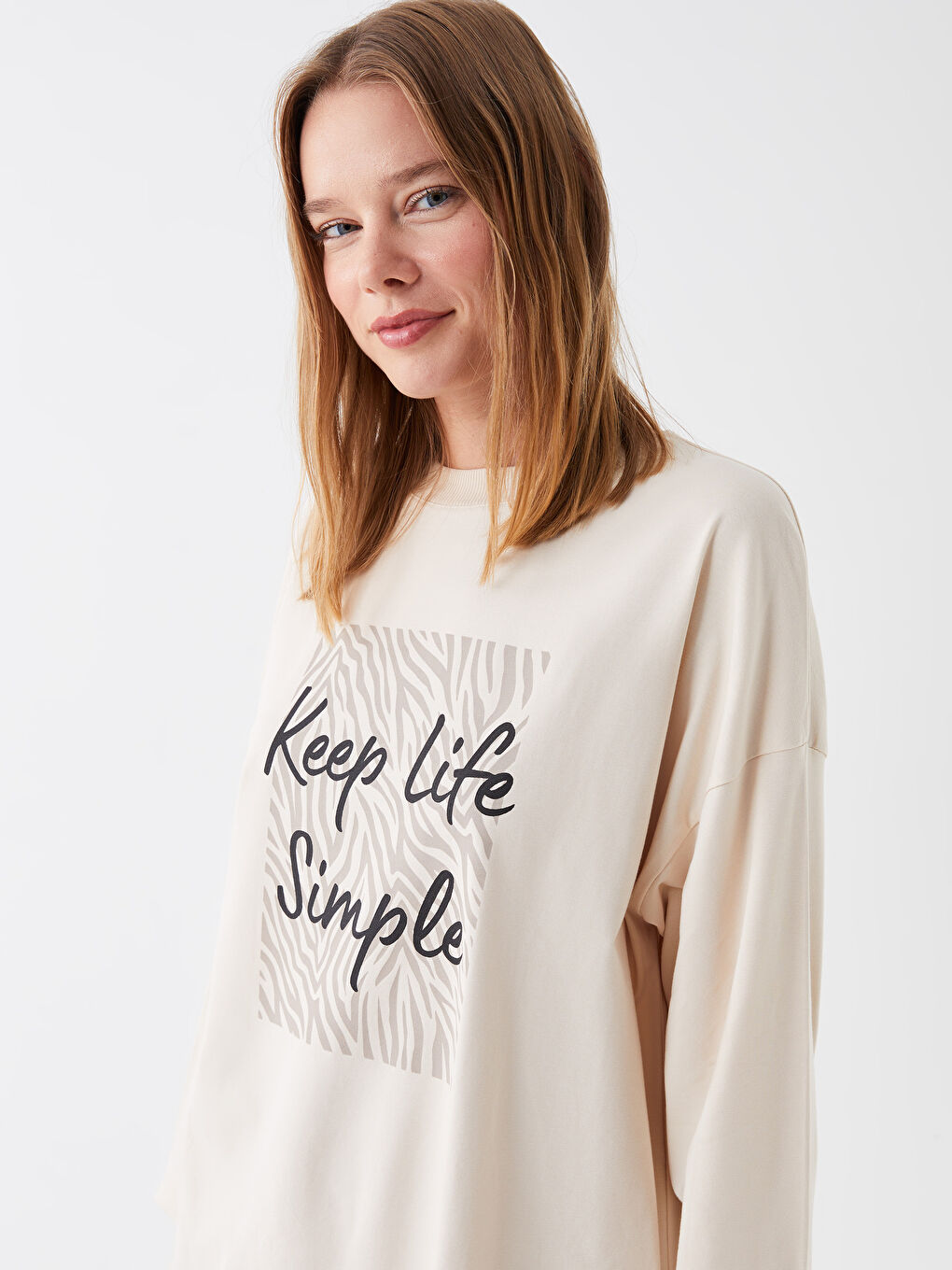 Bej Bisiklet Yaka Baskılı Uzun Kollu Oversize Kadın Sweatshirt Tunik-1