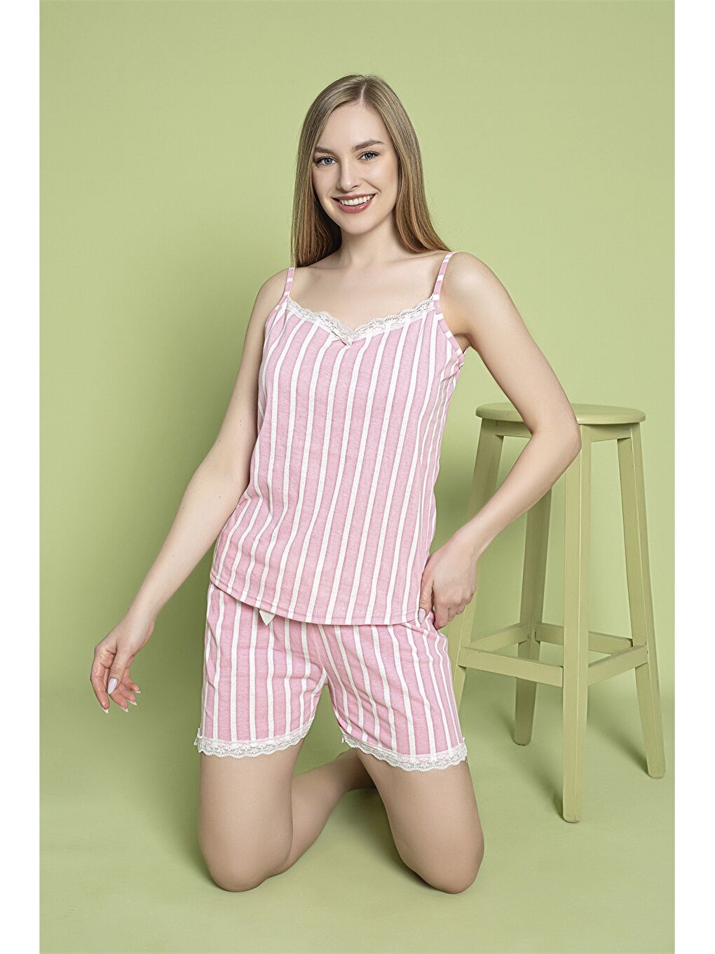 Pembe Askılı Kadın Pijama Takımı