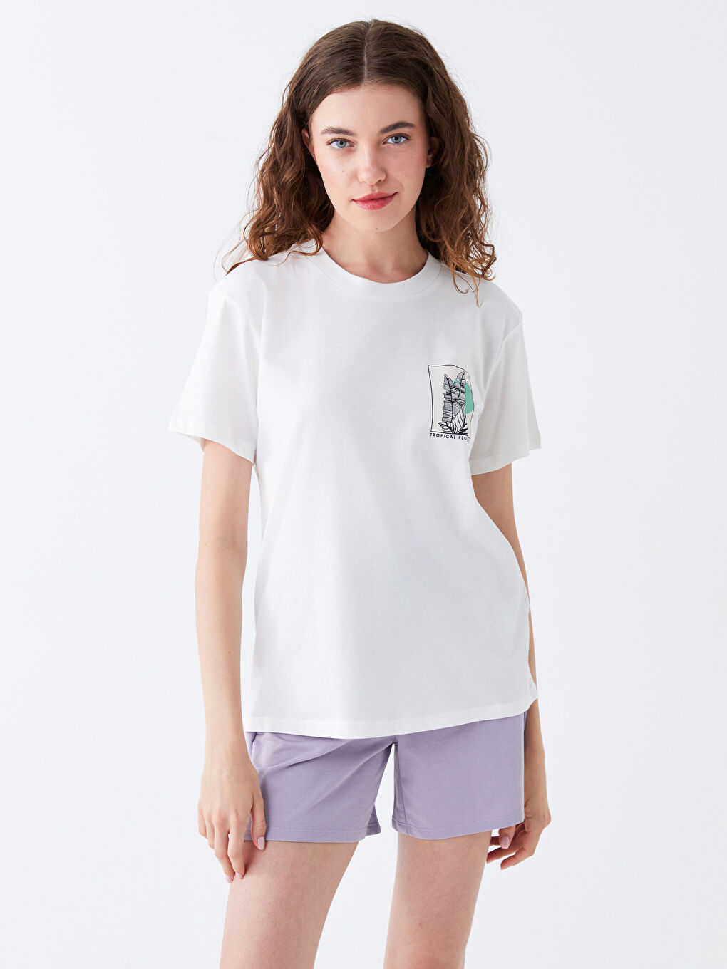 Ekru Bisiklet Yaka Baskılı Kısa Kollu Kadın Tişört