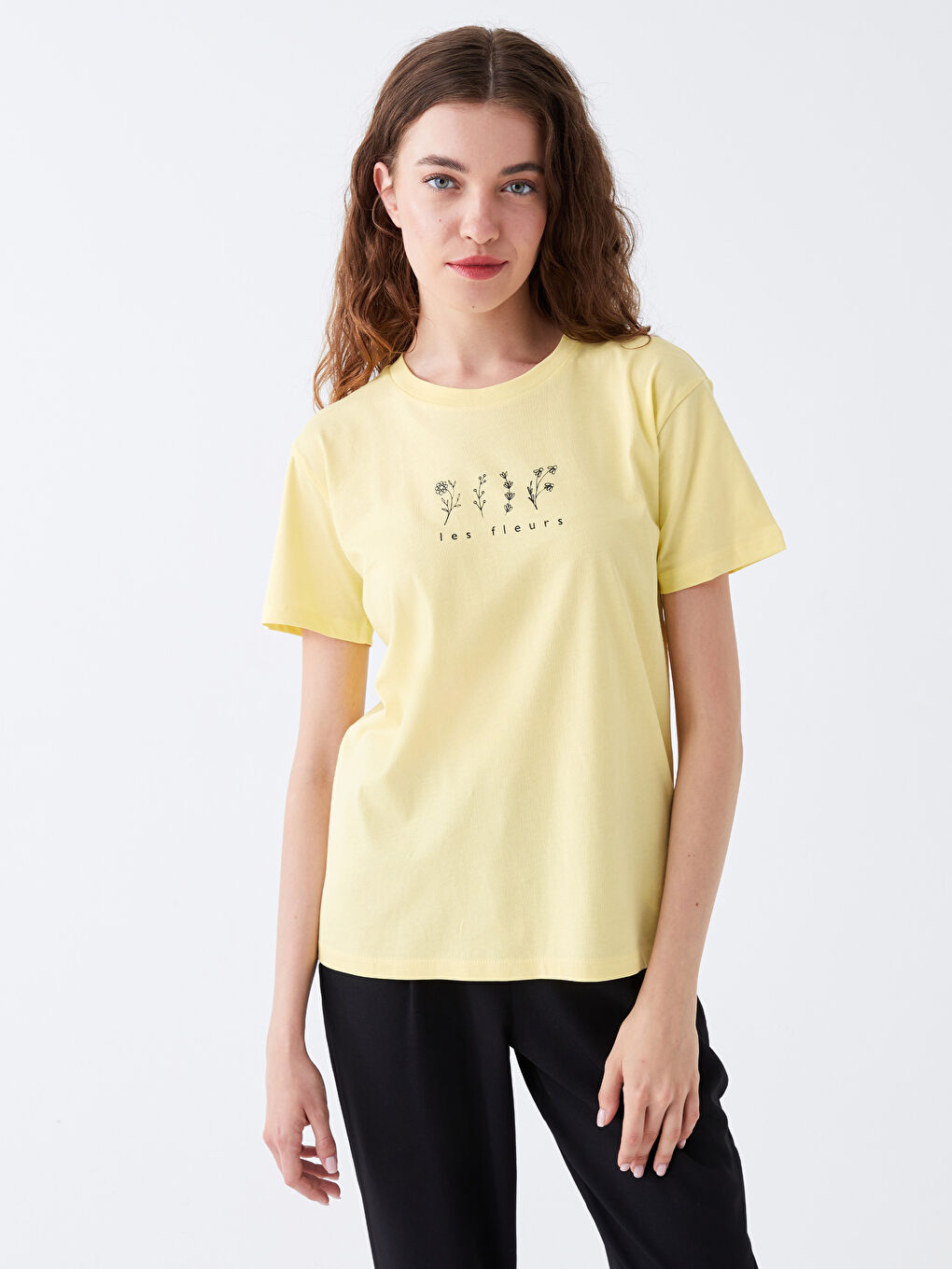 Sarı Bisiklet Yaka Baskılı Kısa Kollu Kadın Tişört