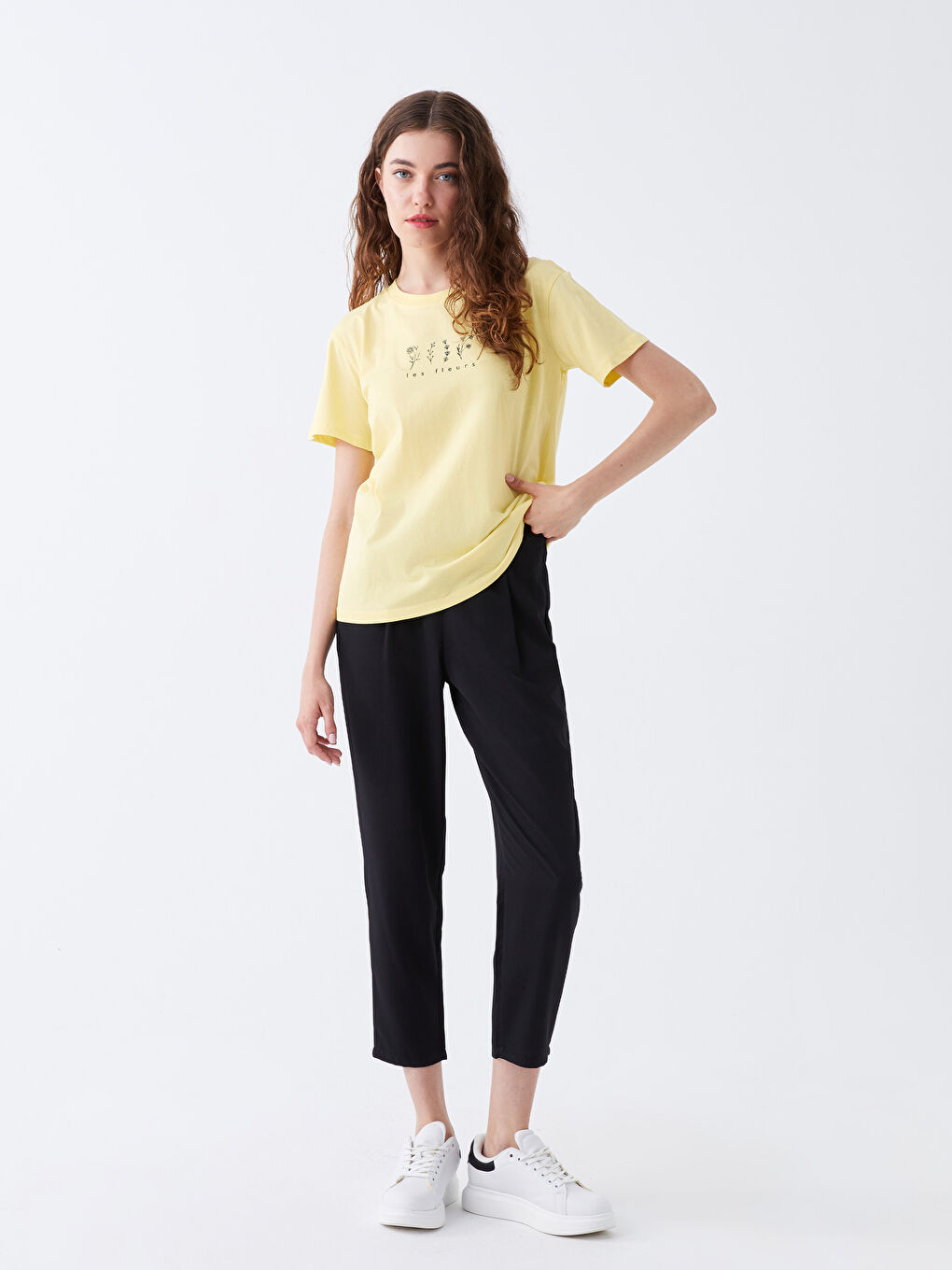 Sarı Bisiklet Yaka Baskılı Kısa Kollu Kadın Tişört-1