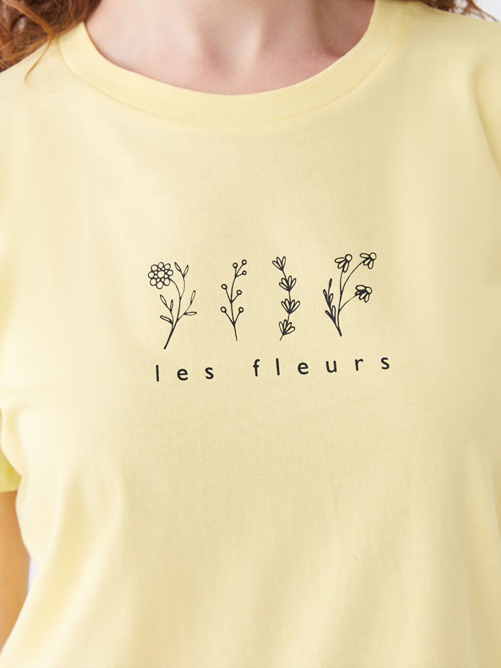 Sarı Bisiklet Yaka Baskılı Kısa Kollu Kadın Tişört-2