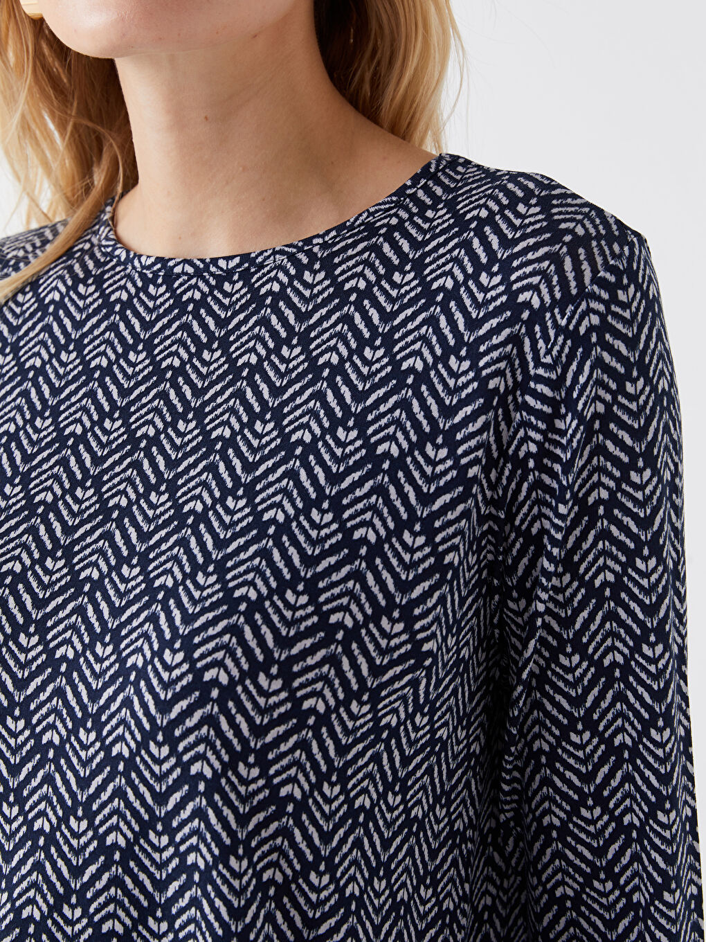 Crew Neck Patterned T-Shirt-3