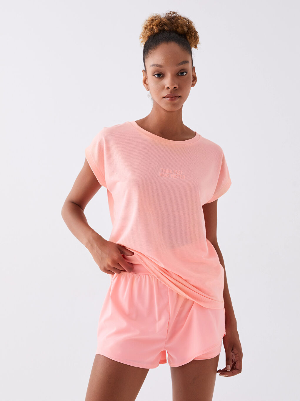 T-shirt à manches courtes imprimé à col rond pour femmes-1