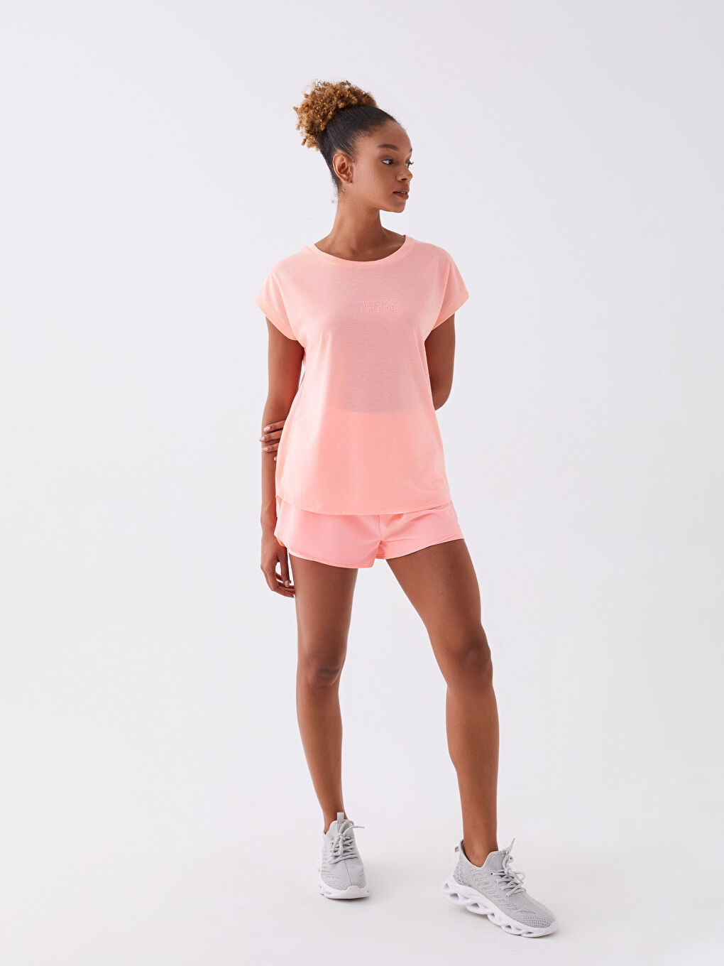 T-shirt à manches courtes imprimé à col rond pour femmes-2