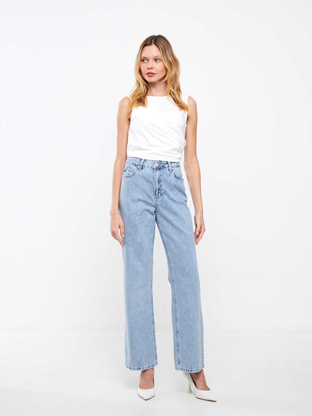 Beyaz Kadın Bisiklet Yaka Düz Atlet-2