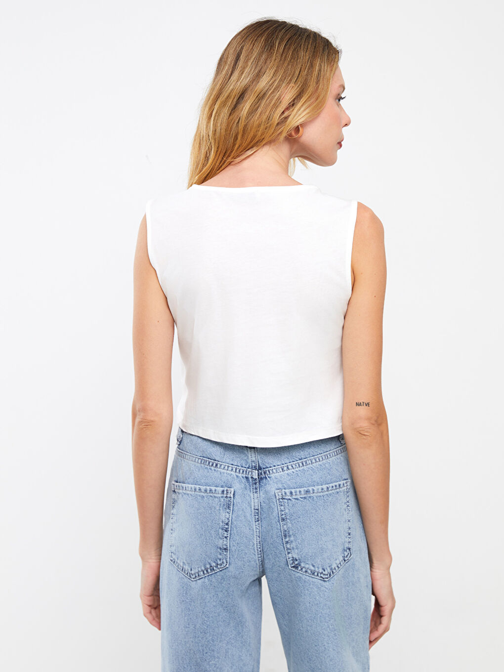 Beyaz Kadın Bisiklet Yaka Düz Atlet-4