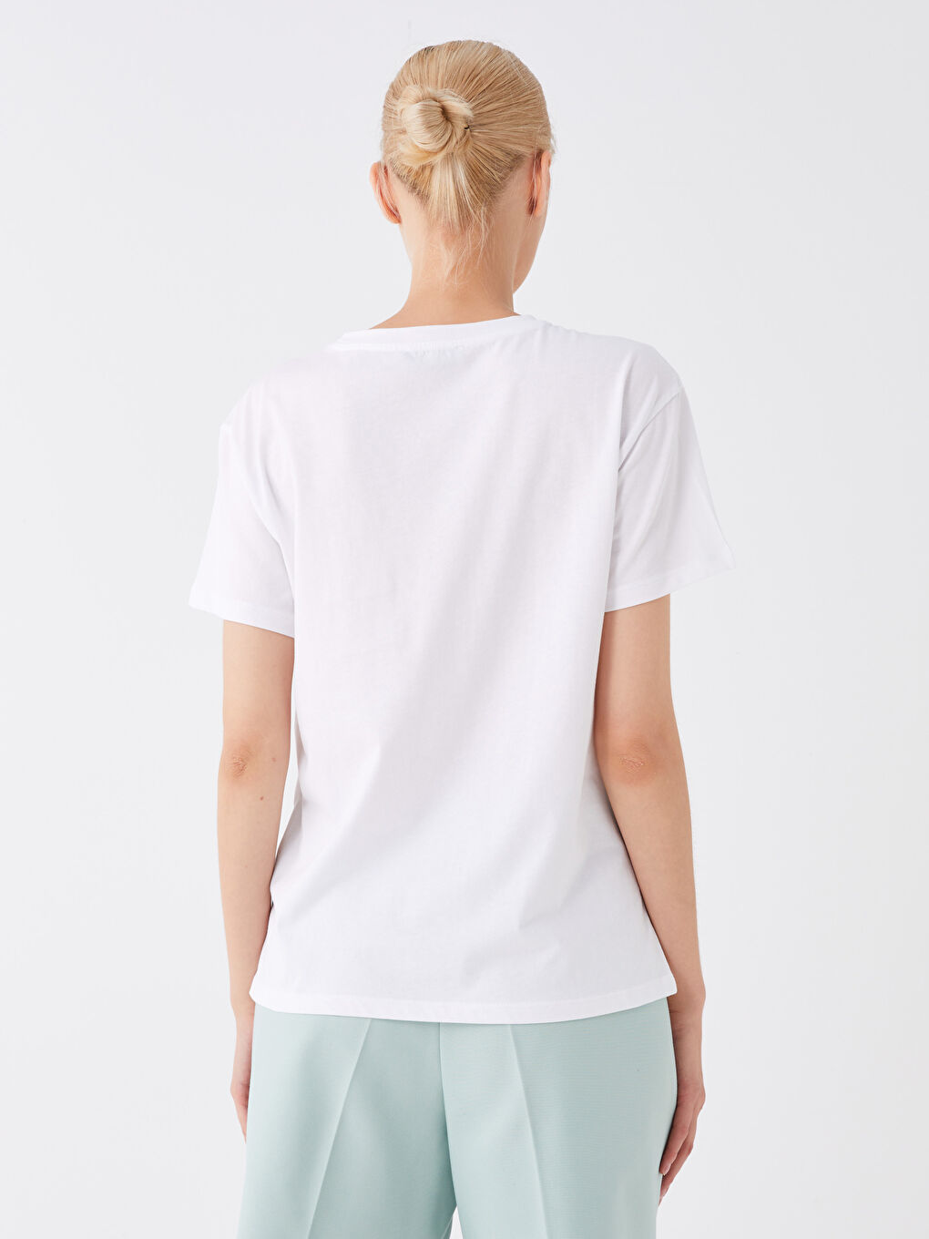 Ekru Bisiklet Yaka Baskılı Kısa Kollu Kadın Tişört-4