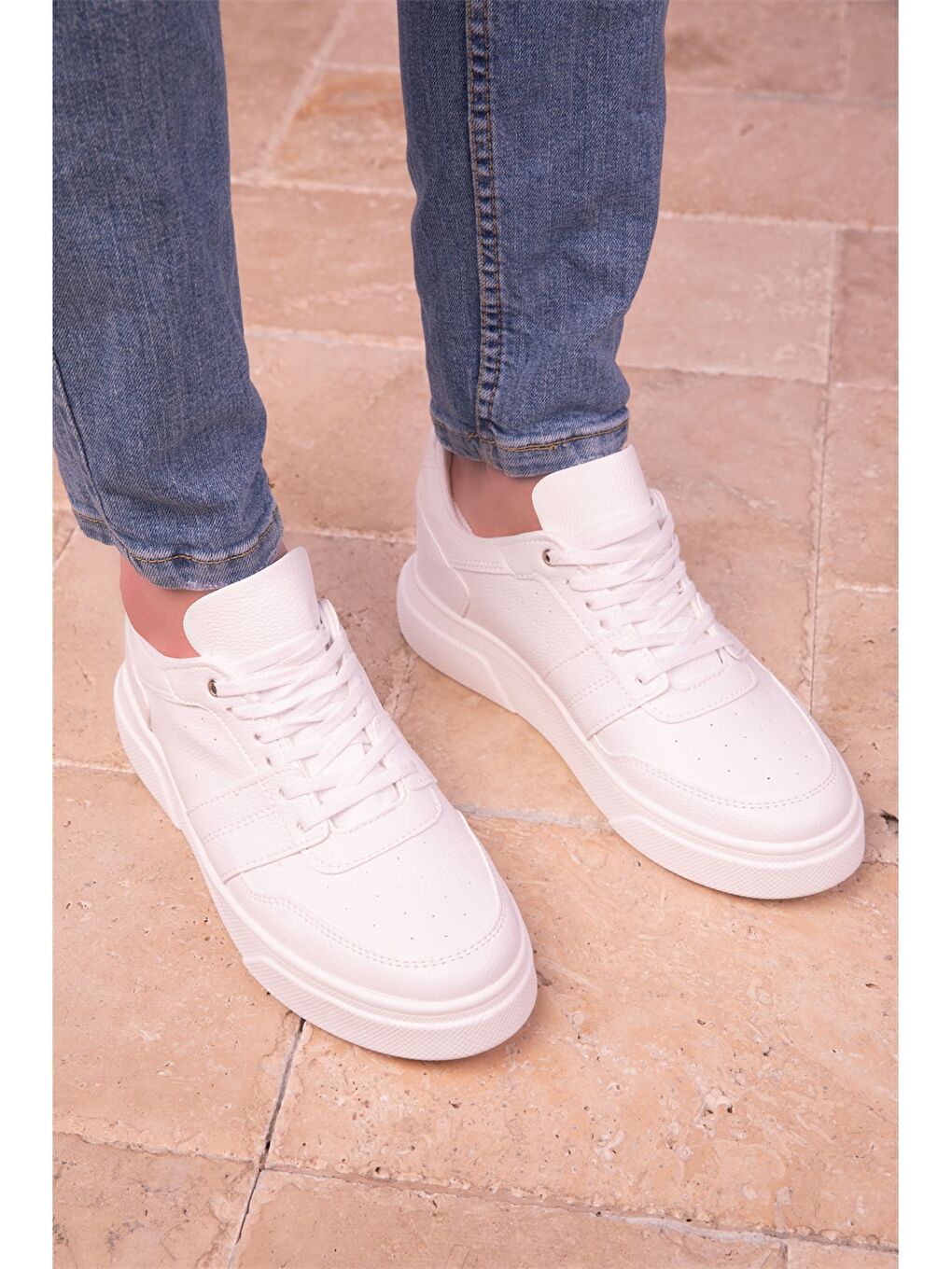 Beyaz Deri Görünümlü Bağcıklı Erkek Spor Ayakkabı-2