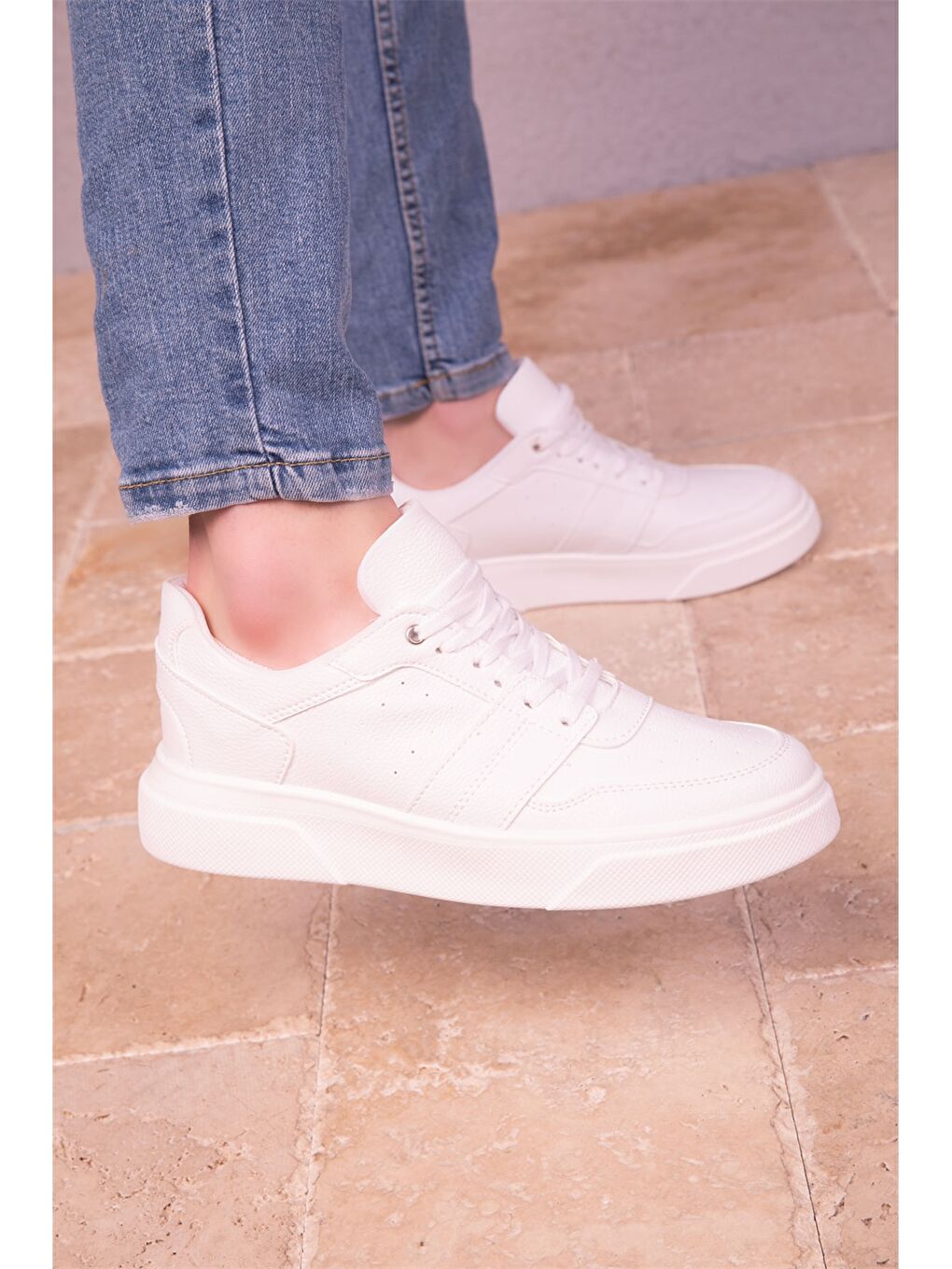 Beyaz Deri Görünümlü Bağcıklı Erkek Spor Ayakkabı-3