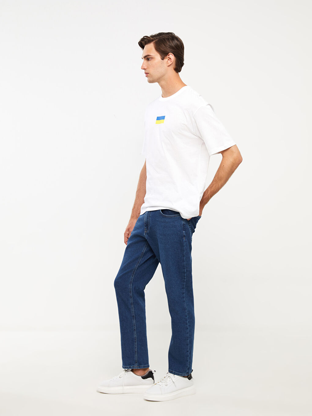 779 جينز بقصة عادية للرجال-1