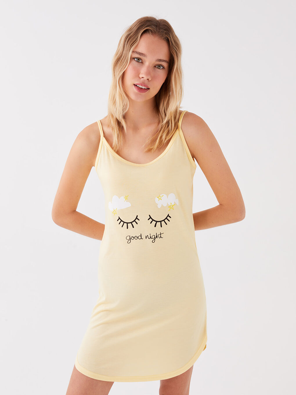 Sarı Askılı U Yaka Baskılı Kadın Gecelik