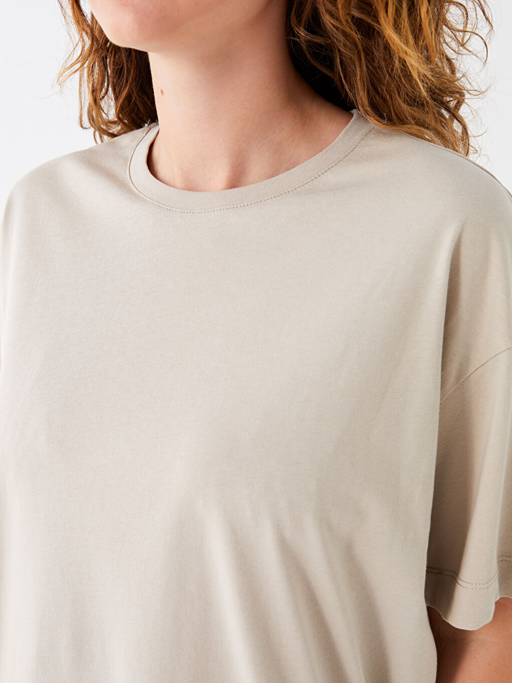 Bej Bisiklet Yaka Düz Kısa Kollu Kadın Tişört-3