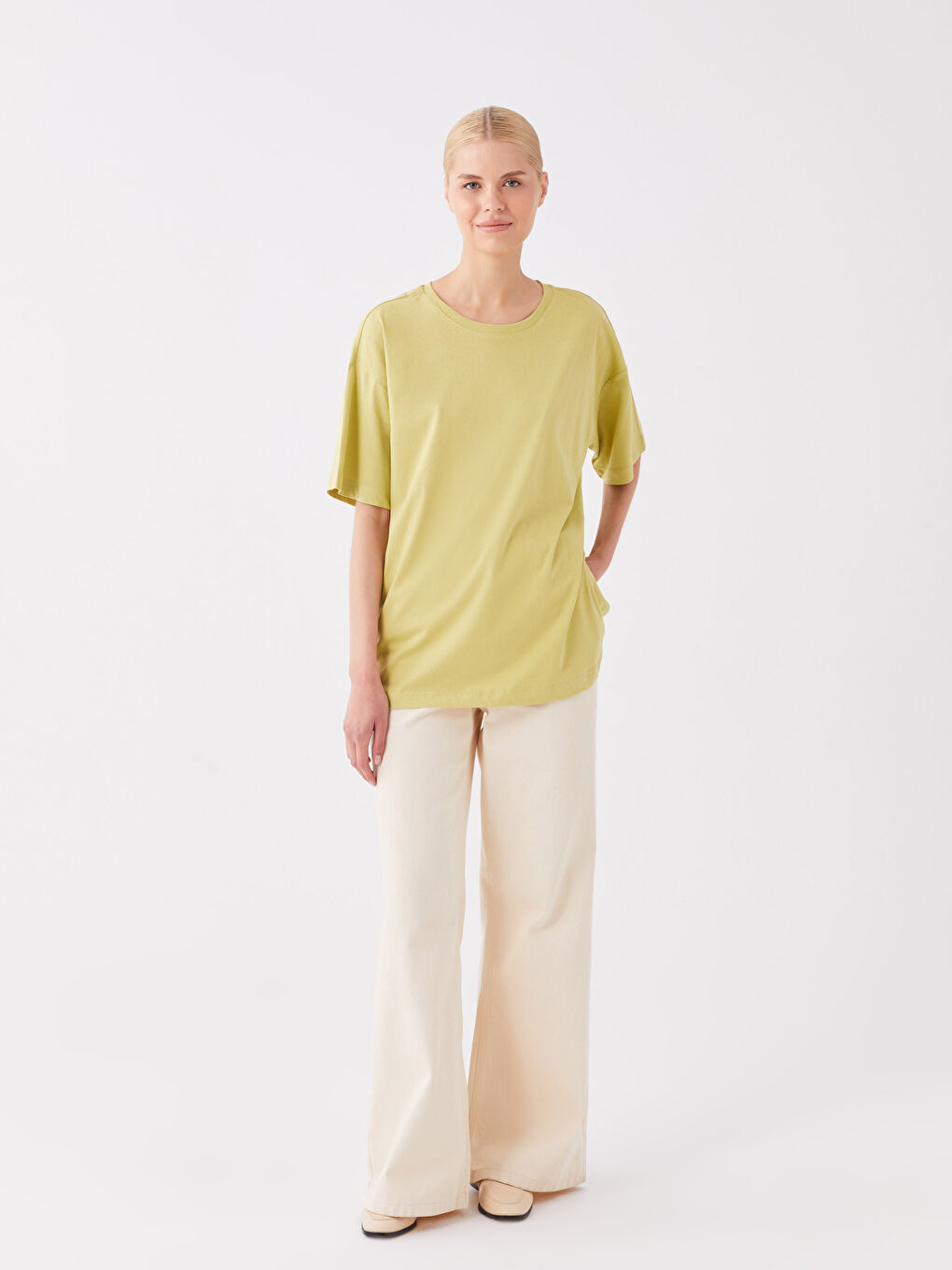 تي شيرت سادة بياقة دائرية بأكمام قصيرة للسيدات-2