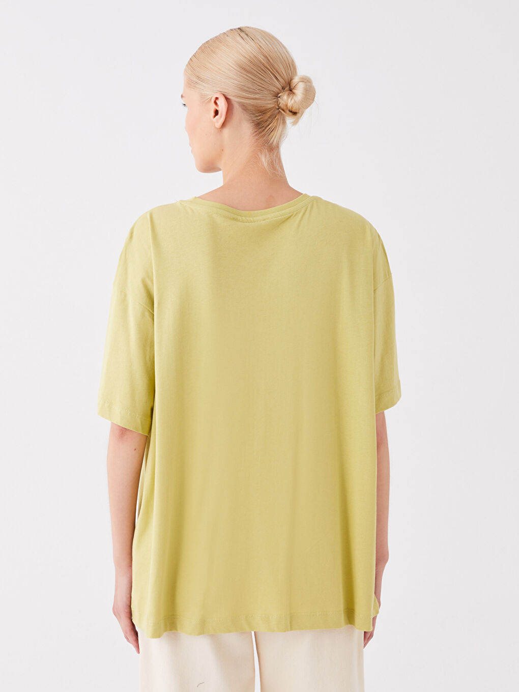 تي شيرت سادة بياقة دائرية بأكمام قصيرة للسيدات-4