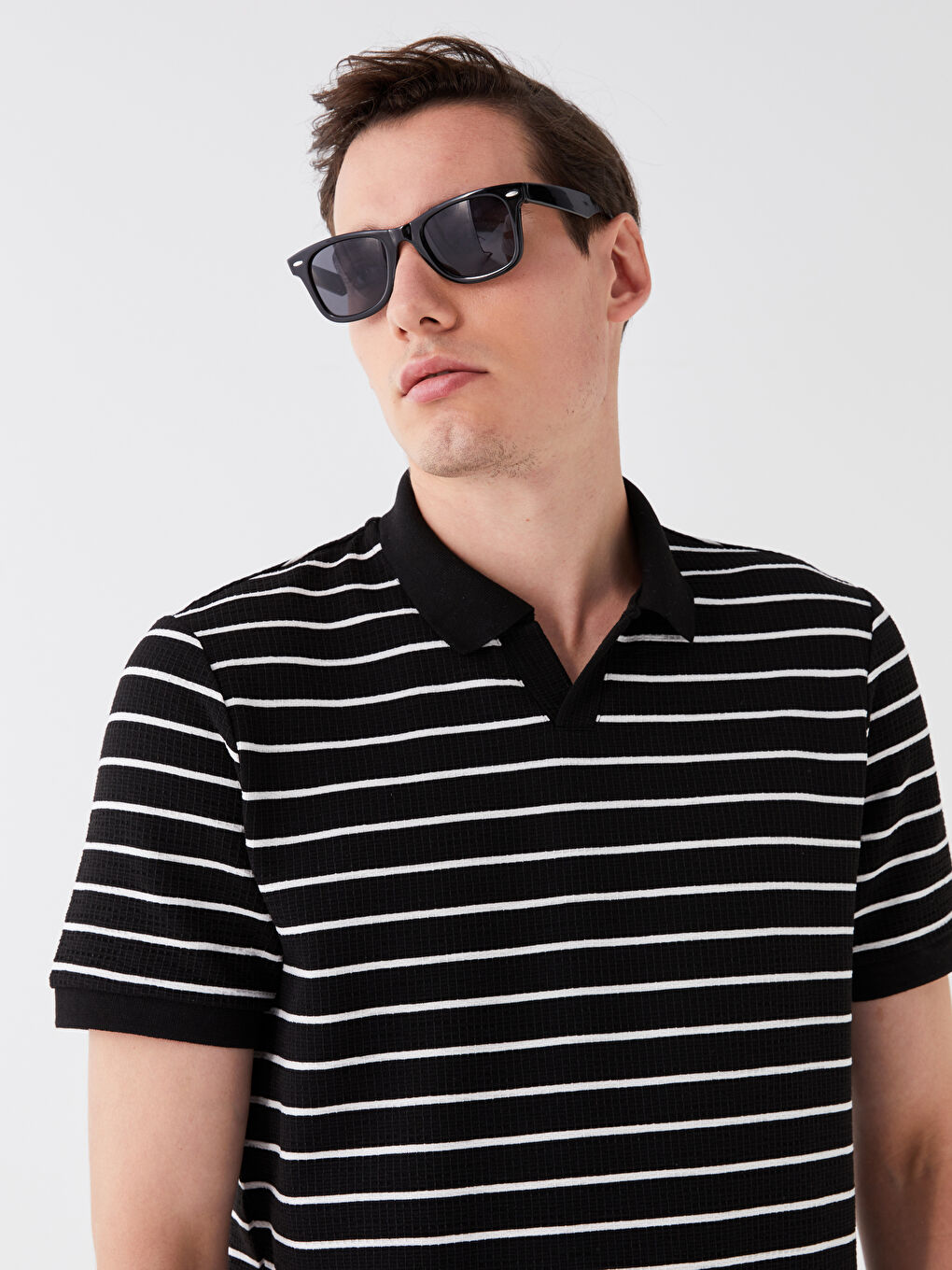 Beyaz Polo Yaka Kısa Kollu Çizgili Erkek Tişört-2