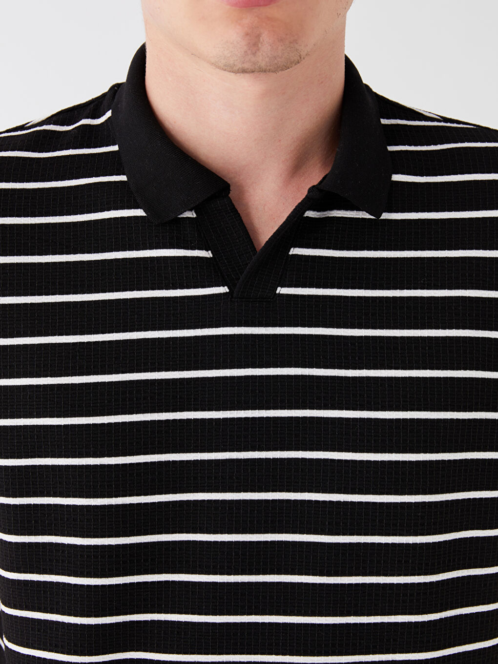 Beyaz Polo Yaka Kısa Kollu Çizgili Erkek Tişört-3