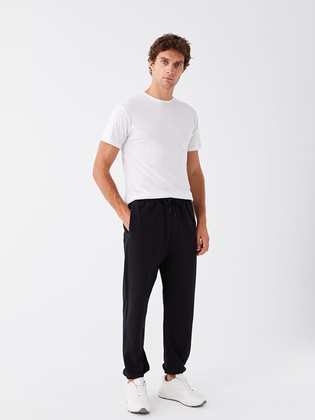 Siyah Rahat Kalıp Erkek Jogger Eşofman Altı-1