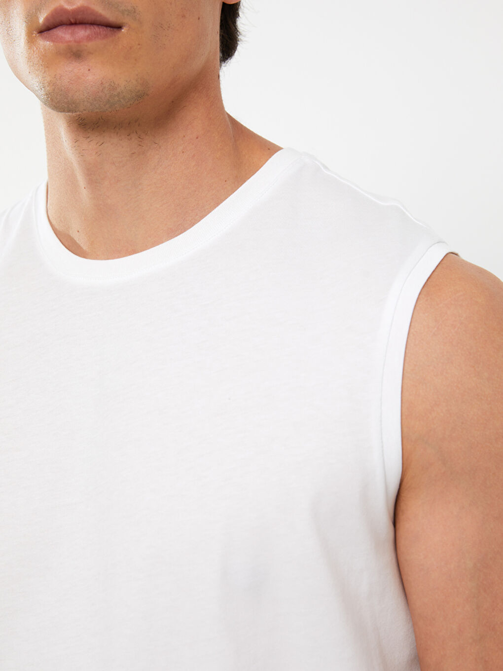 Beyaz Bisiklet Yaka Penye Erkek Kolsuz Tişört-3