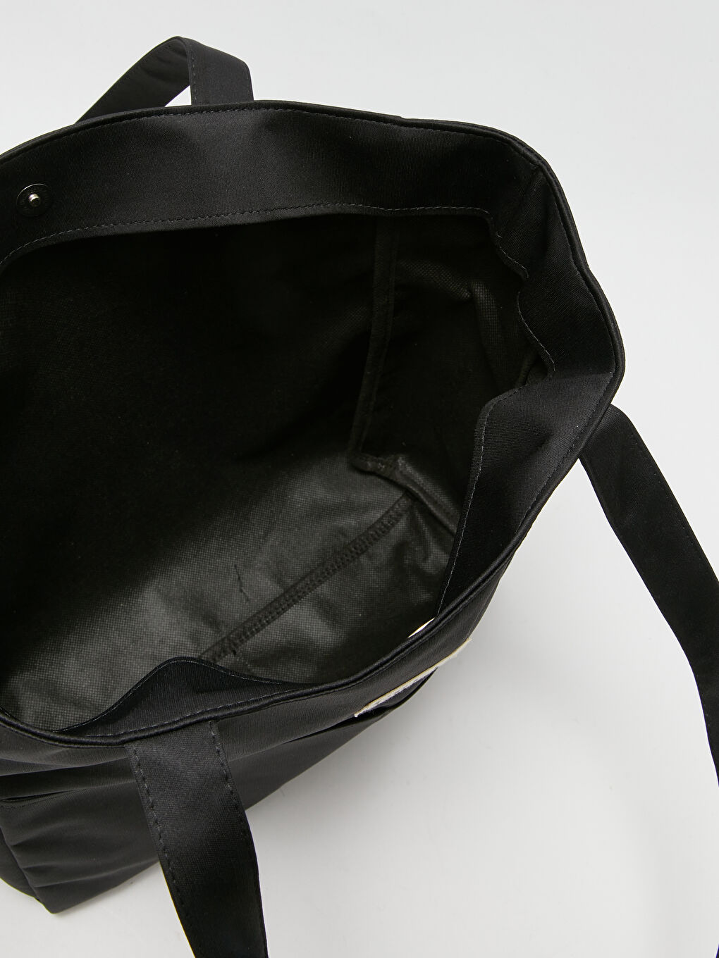 Siyah Etiket Baskılı Kadın Kol Çantası-4