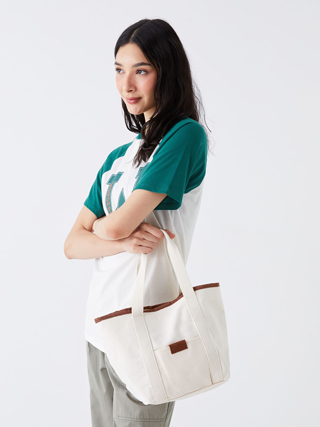 Bej Etiket Baskılı Kadın Kol Çantası-1