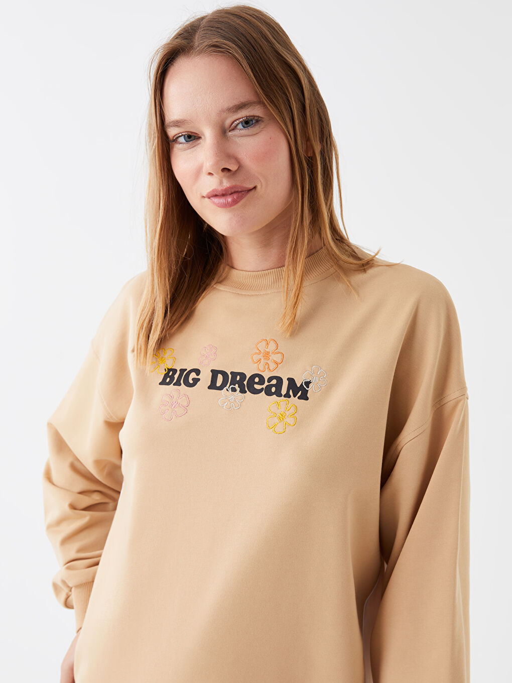 Bej Bisiklet Yaka Nakışlı Uzun Kollu Kadın Sweatshirt Tunik-1