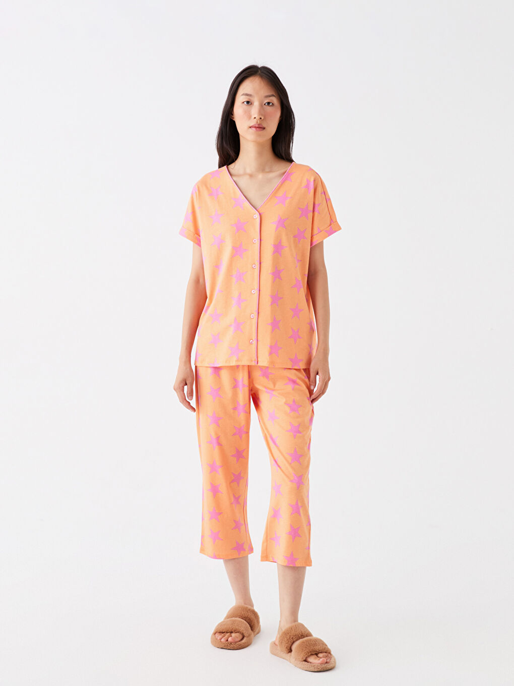 Turuncu V Yaka Baskılı Kısa Kollu Kadın Kaprili Pijama Takımı