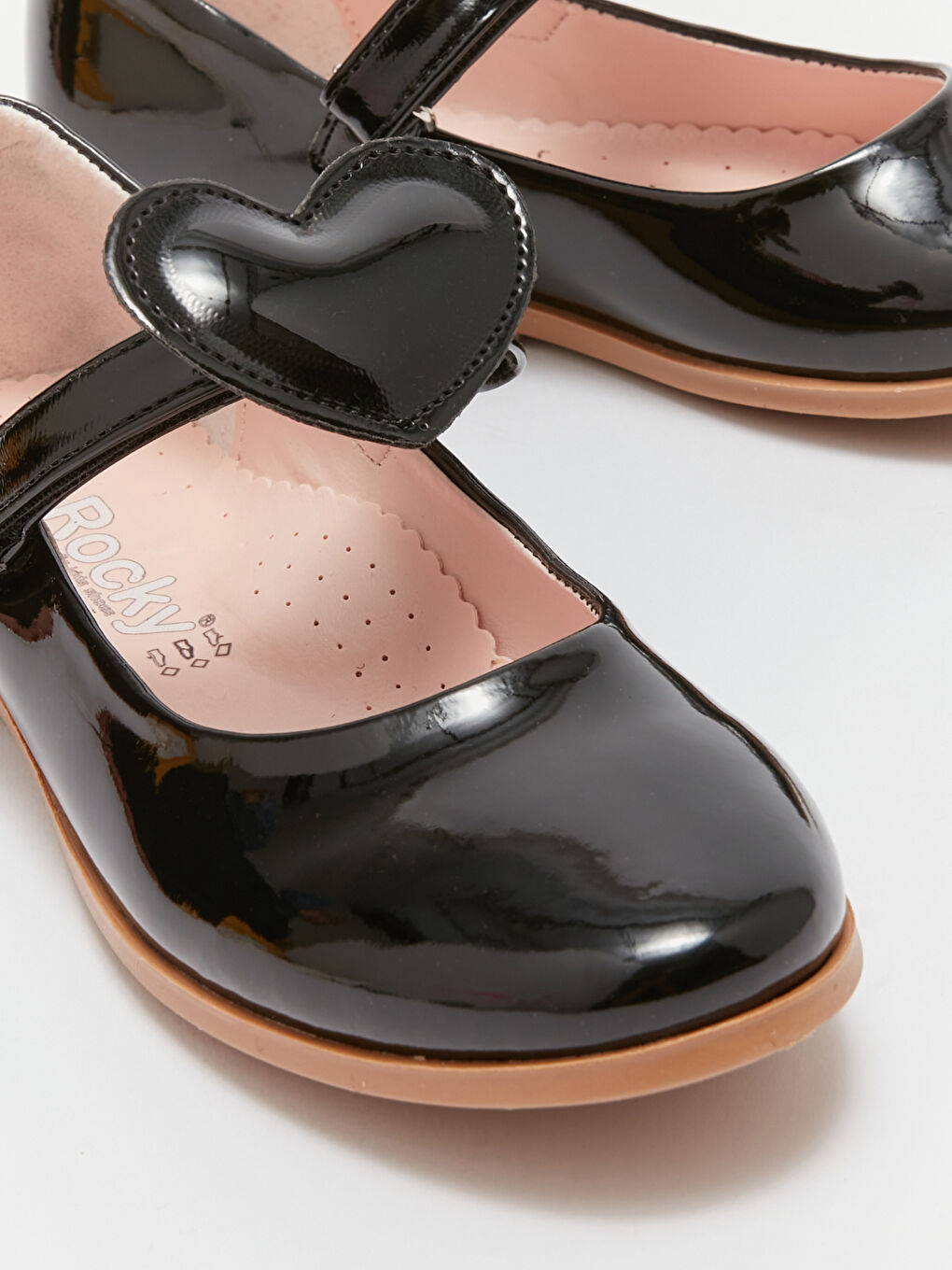 Siyah Rugan Deri Cırt Cırtlı Kız Çocuk Babet-5