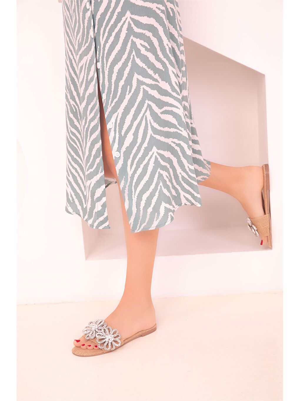 Bej Taş Detaylı Kadın Terlik-1