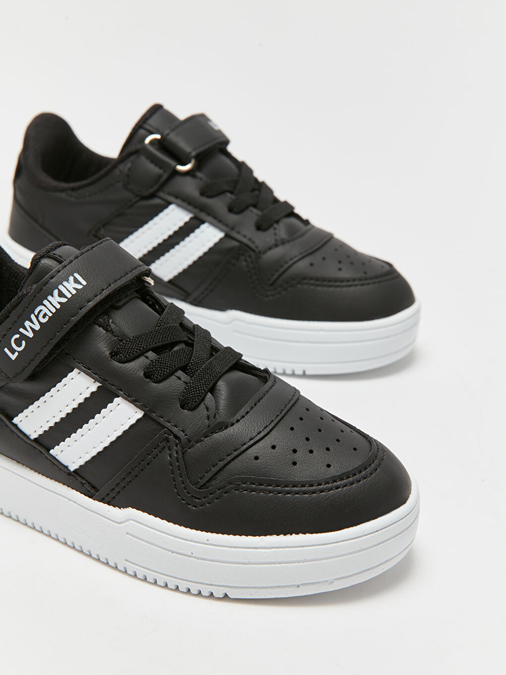 Siyah Cırt Cırtlı Erkek Çocuk Spor Ayakkabı-2