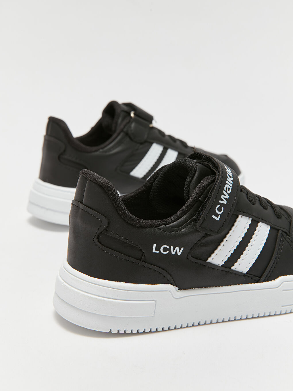 Siyah Cırt Cırtlı Erkek Çocuk Spor Ayakkabı-3