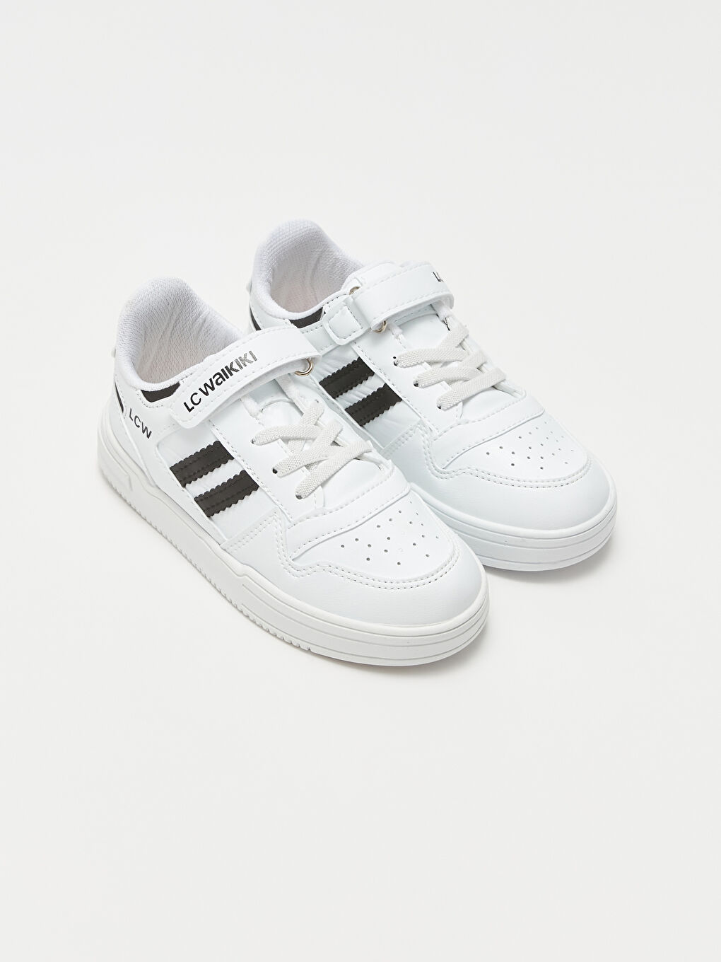 Beyaz Cırt Cırtlı Erkek Çocuk Spor Ayakkabı