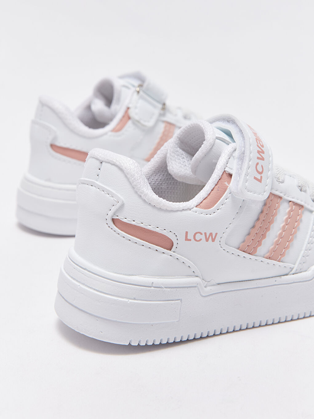 أحذية رياضية للبنات بشريط لاصق-4