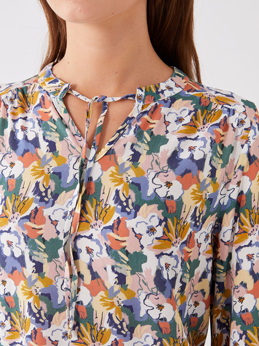 Karışık Bağlamalı Yaka Çiçekli Uzun Kollu Kadın Bluz-3