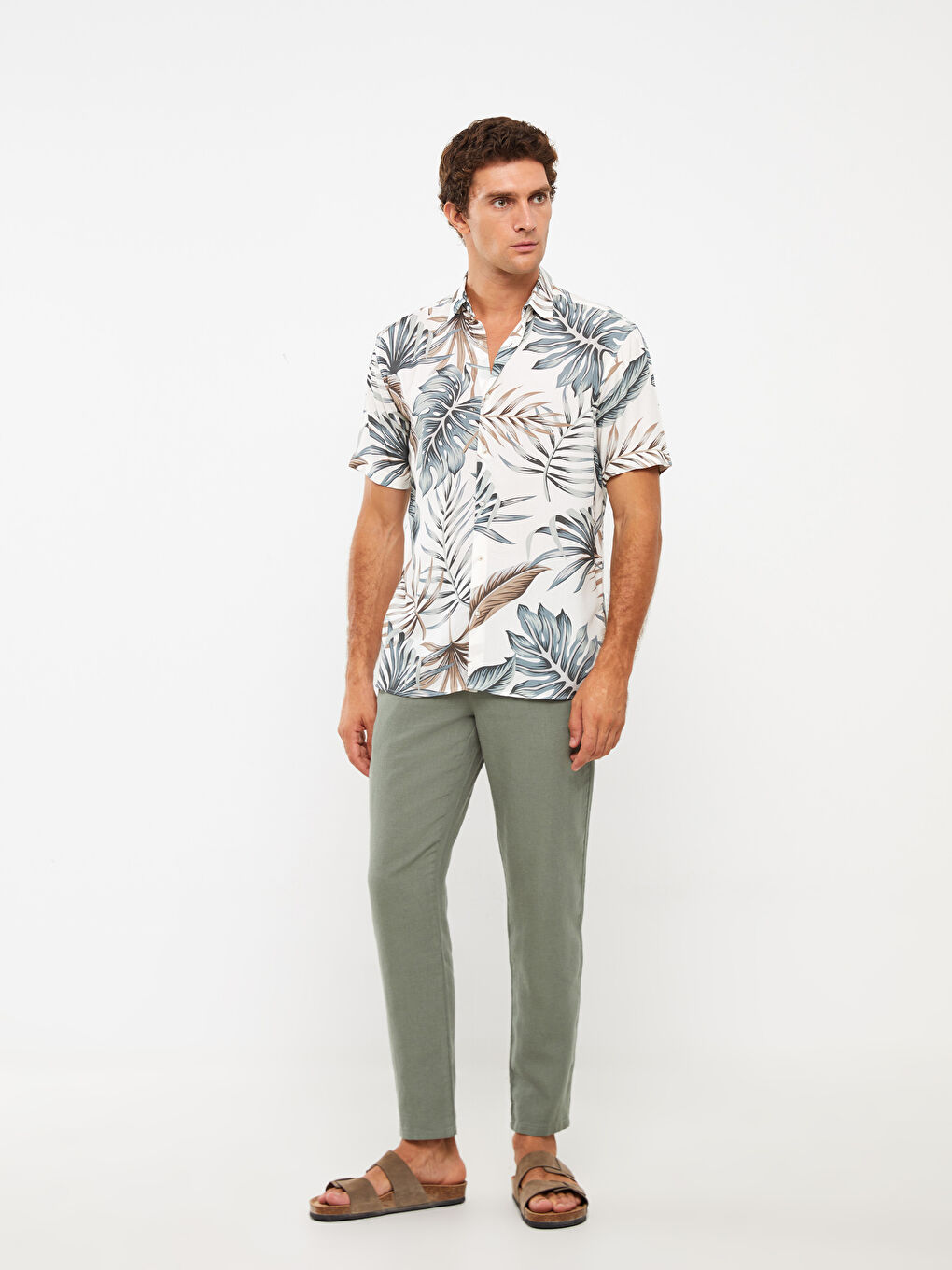 Beyaz Regular Fit Kısa Kollu Desenli Viskon Erkek Gömlek-1