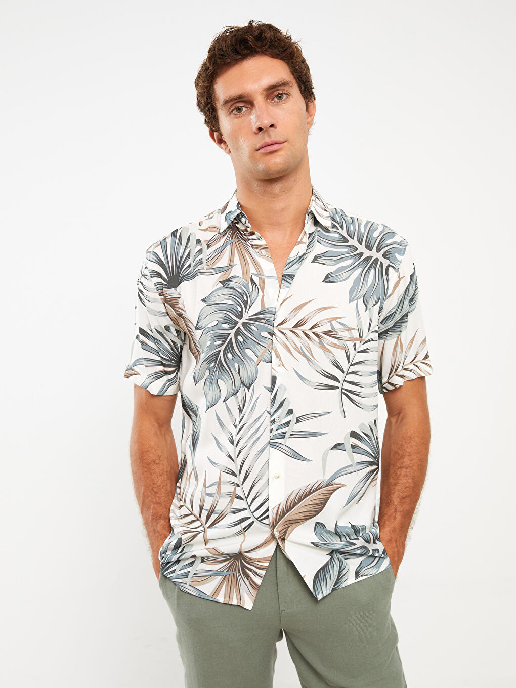 Beyaz Regular Fit Kısa Kollu Desenli Viskon Erkek Gömlek-2