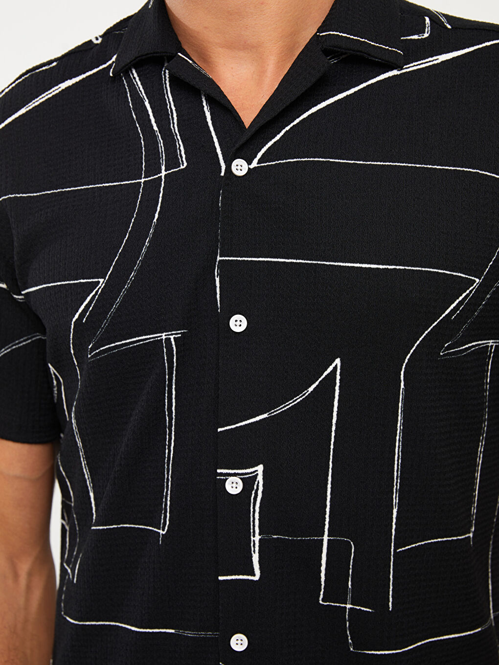 Siyah Regular Fit Kısa Kollu Desenli Erkek Gömlek-3