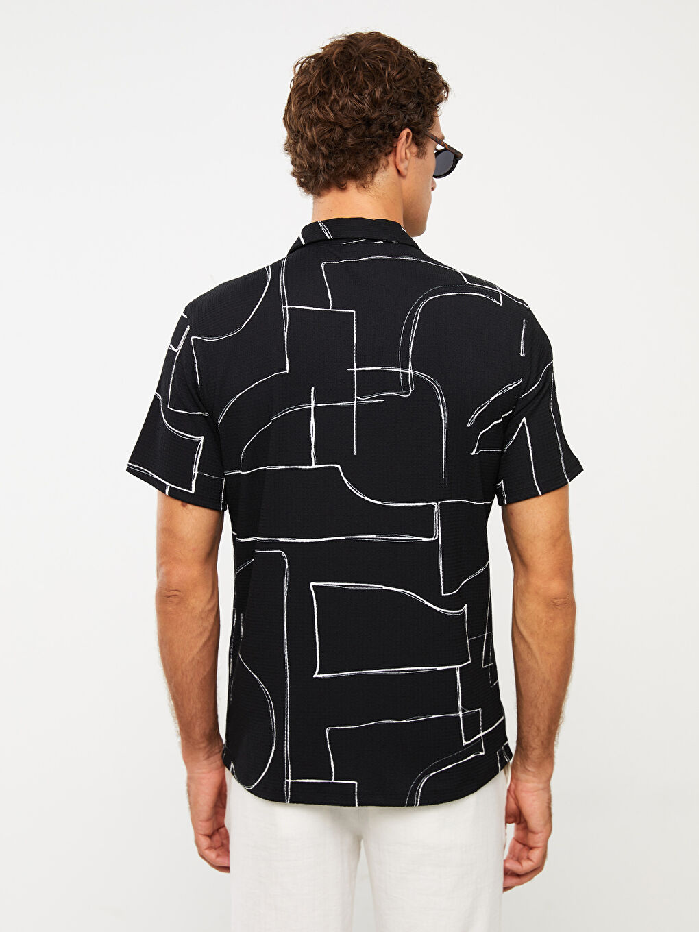 Siyah Regular Fit Kısa Kollu Desenli Erkek Gömlek-4