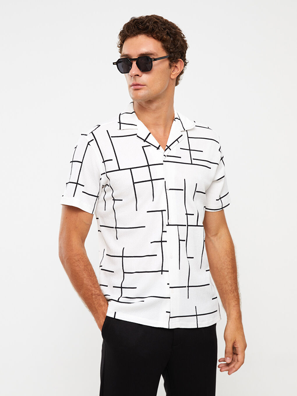 Beyaz Regular Fit Kısa Kollu Desenli Erkek Gömlek