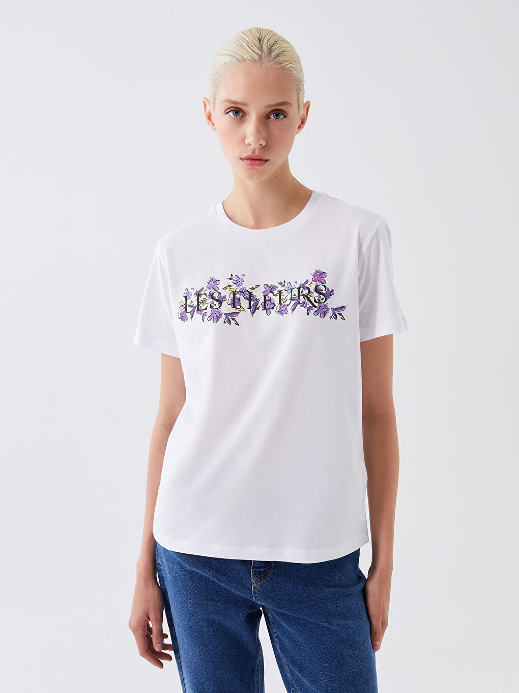 تيشيرت نسائي بأكمام قصيرة وياقة دائرية مطبوع