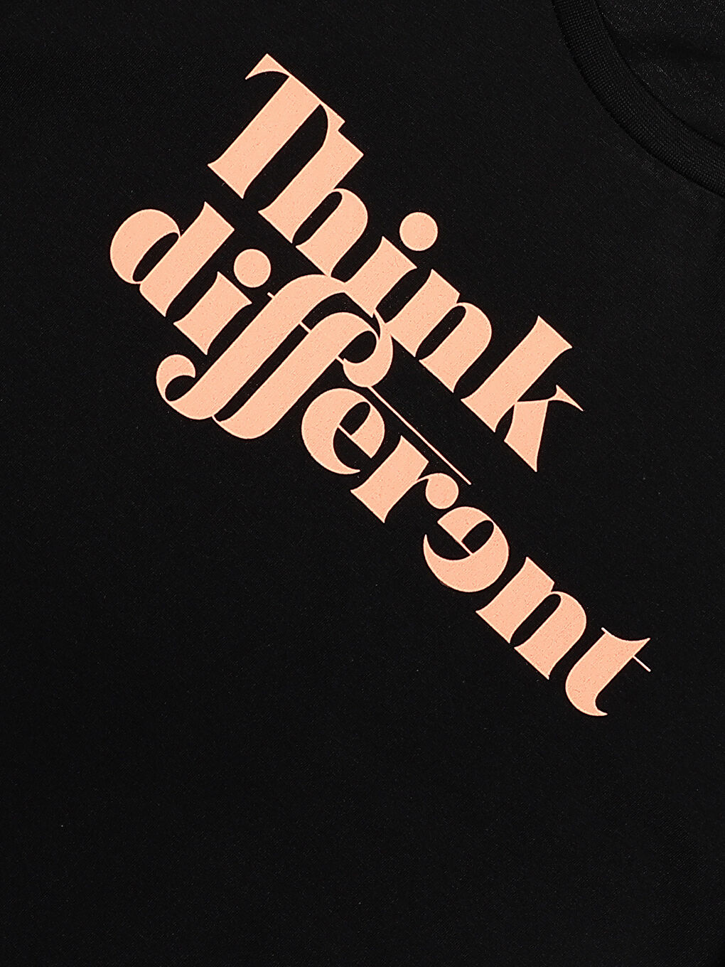 تيشيرت نسائي بأكمام قصيرة وياقة دائرية مطبوع-3