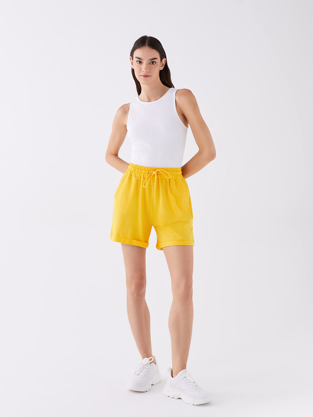 Sarı Beli Lastikli Kadın Şort
