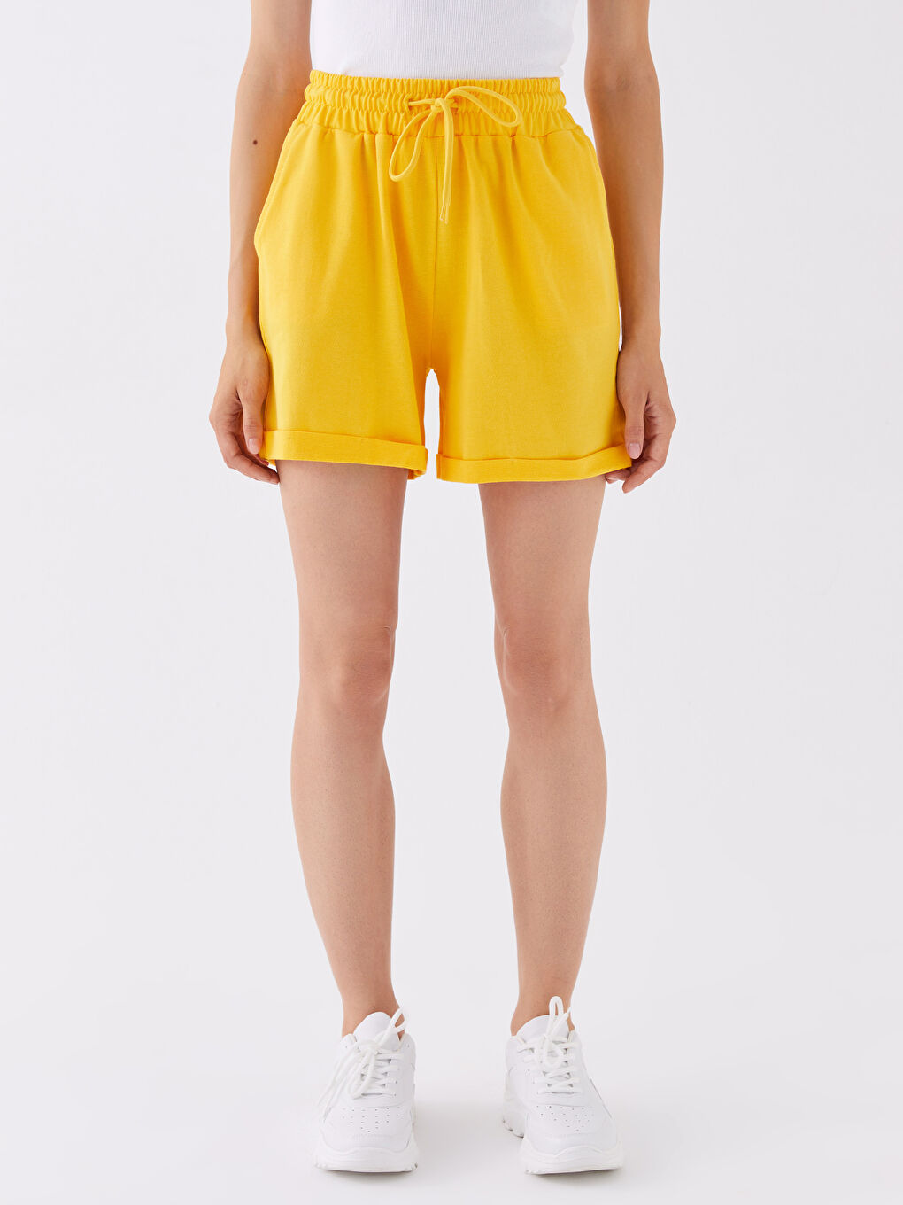 Sarı Beli Lastikli Kadın Şort-4