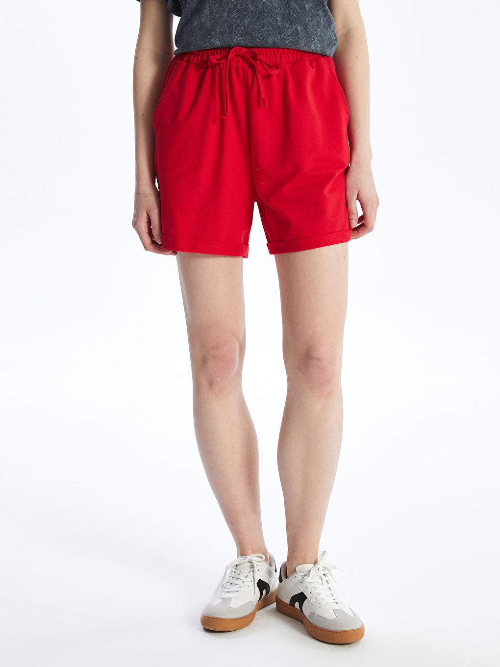 Kırmızı Beli Lastikli Kadın Şort-2
