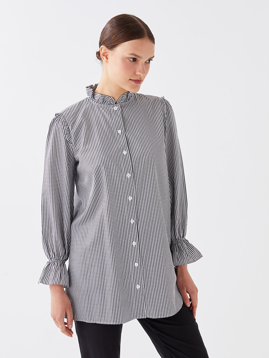 Siyah Fırfırlı Dik Yaka Ekose Uzun Kollu Kadın Tunik