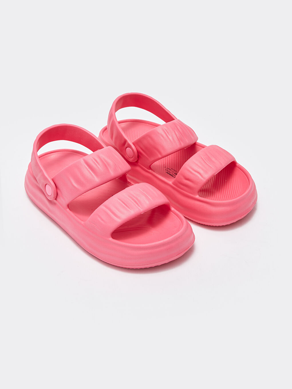 صنادل بحزام مزدوج بمظهر الجلد للسيدات