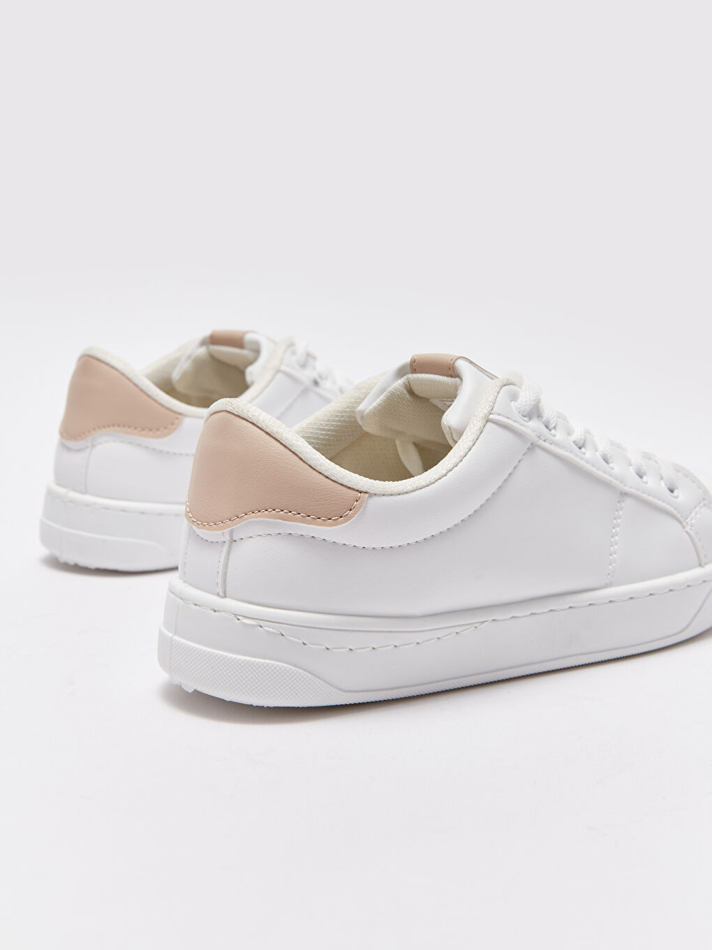 Beyaz Bağcıklı Kadın Spor Ayakkabı-4