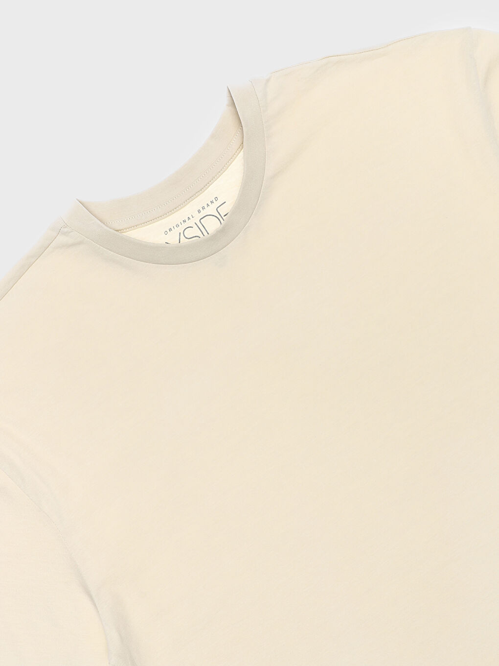 تيشيرت رجالي بياقة دائرية وكم قصير-2