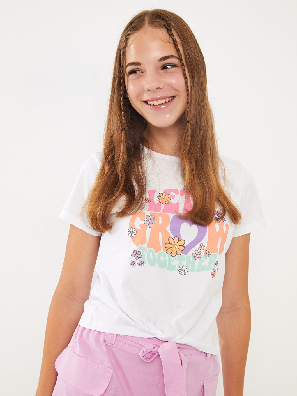 LCW Kids Beyaz Bisiklet Yaka Baskılı Kısa Kollu Kız Çocuk Tişört